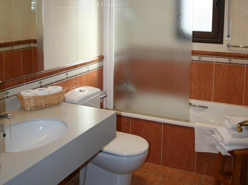 Apartamentos Les Picardes เอสปอต ภายนอก รูปภาพ